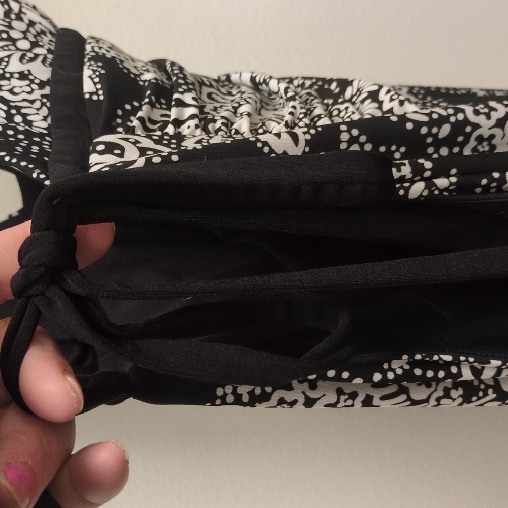 Stunning Halter Dress with Floral Design - Picture 7 of 13